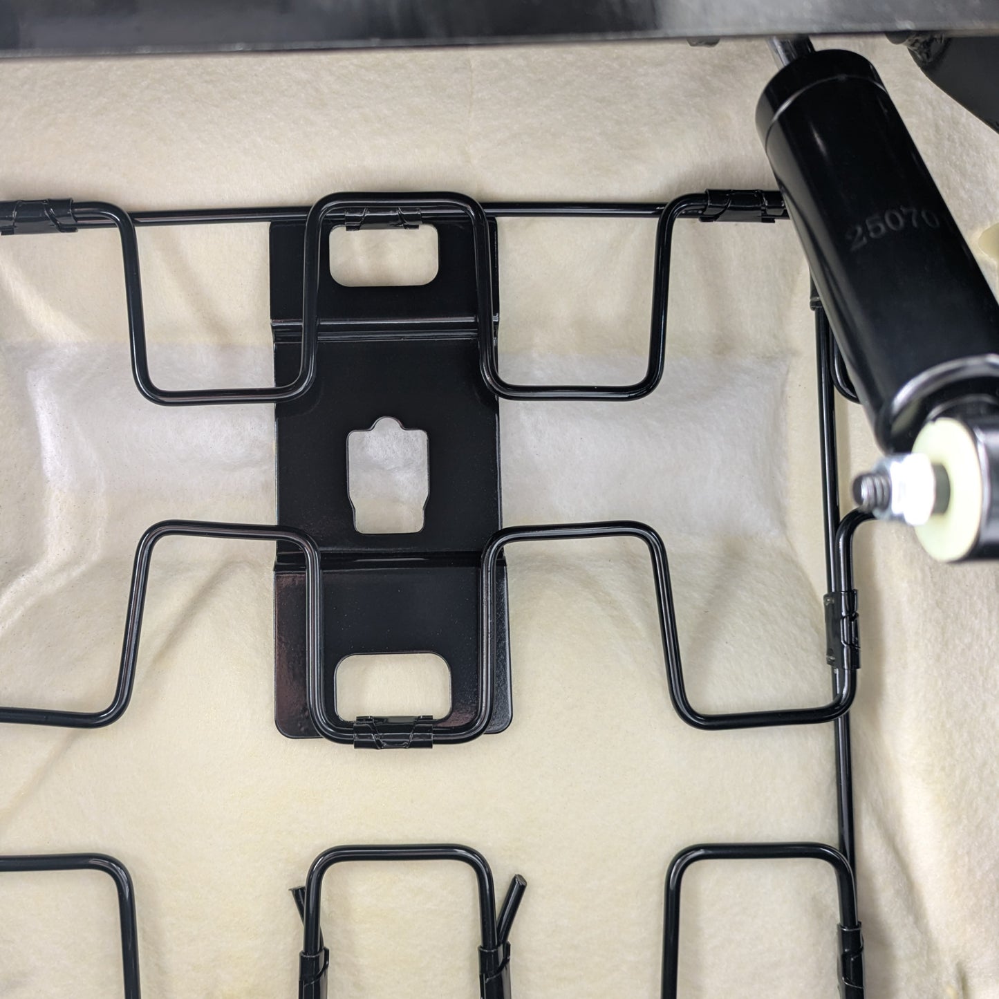 Keystone Seats Comfort Elite HIGH-BACK Suspension Seat - Adjustable Backrest Cushioned Armrests Weight Adjustment - Exmark Scag Ferris Hustler Gravely Bad Boy Kubota John Deere Toro Zero-Turn Mowers & Tractors